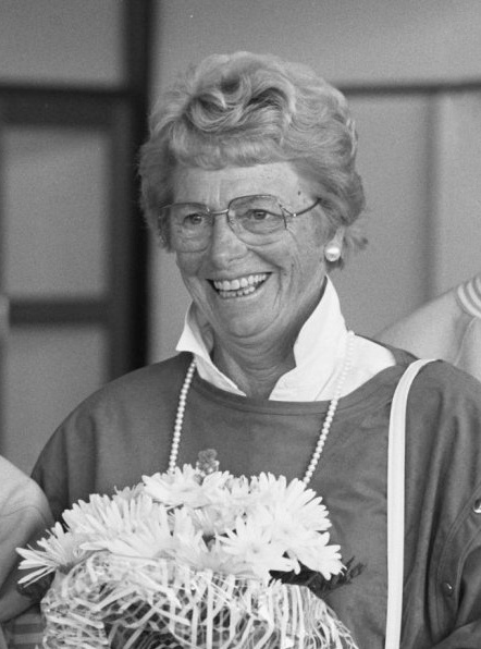 Fanny Blankers-Koen winning gold