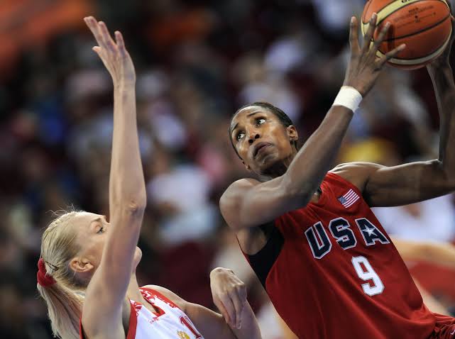 Lisa Leslie: The Trailblazer Who Changed Women’s Basketball Forever